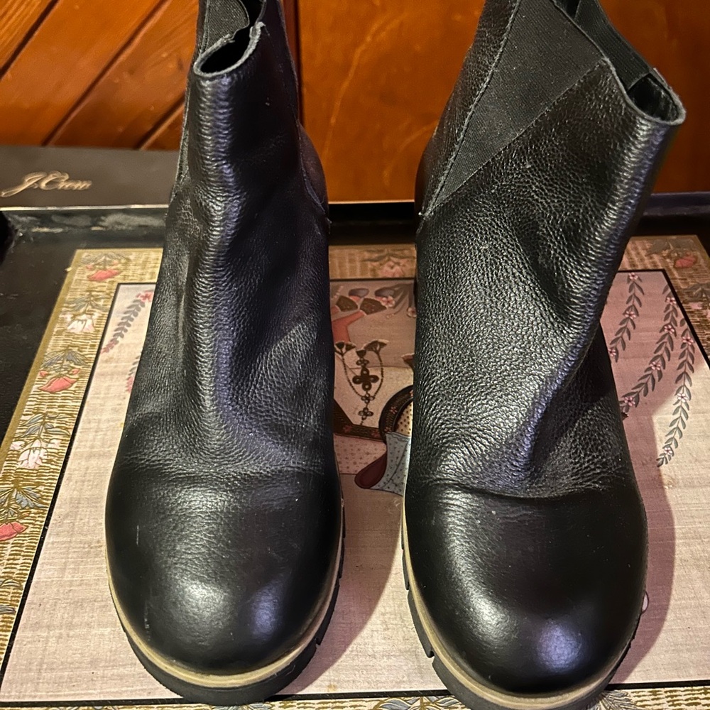 Diba Black Leather Wedge Ankle Boots 9.5
